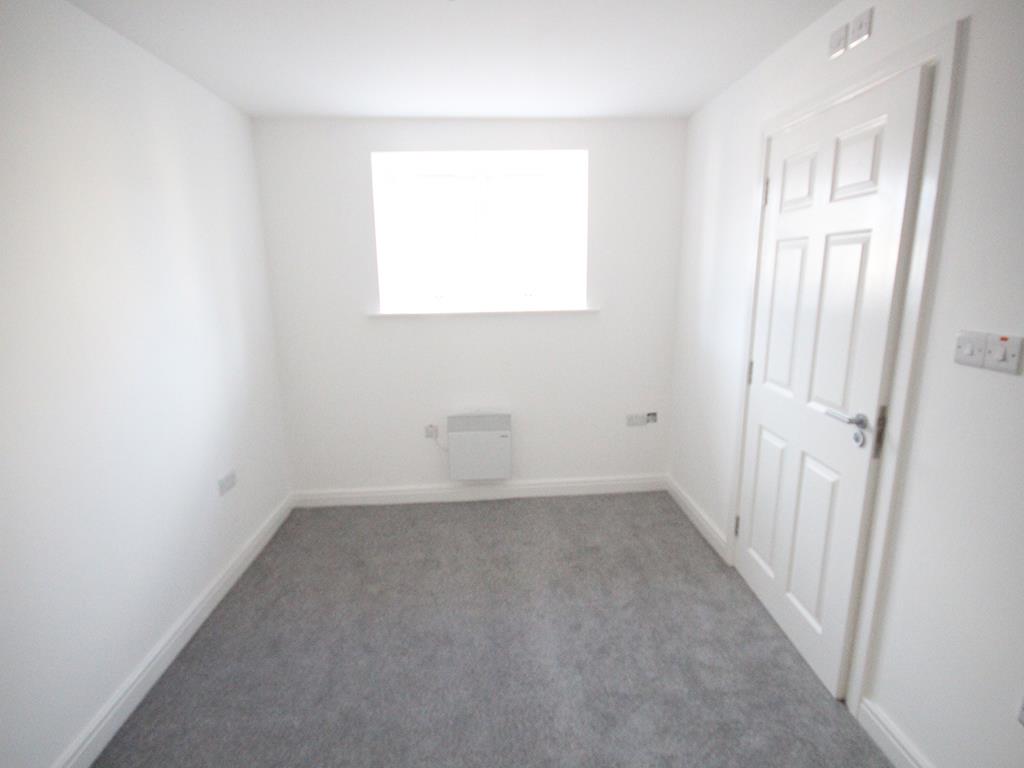 2 bedroom apartment To Let in Earby - IMG_5063.jpg